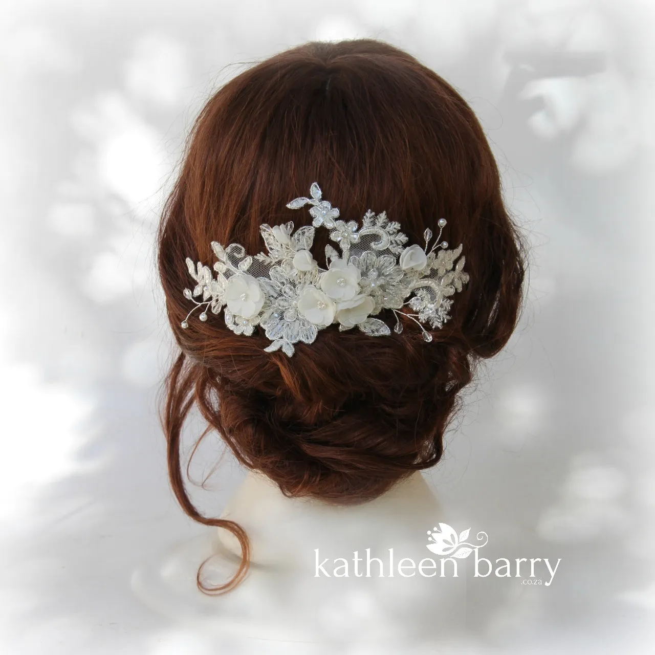 Chanel Floral lace Bridal hair comb - veil comb - ivory off-white